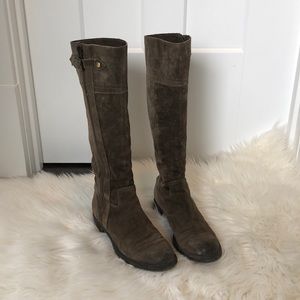 Suede boots